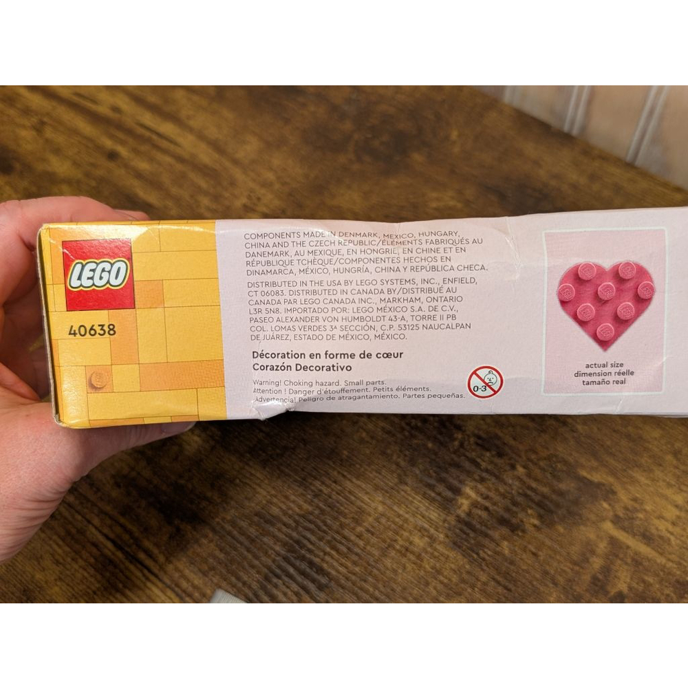 NIB LEGO 7" Heart Wreath Set Sealed - Picture 6 of 9